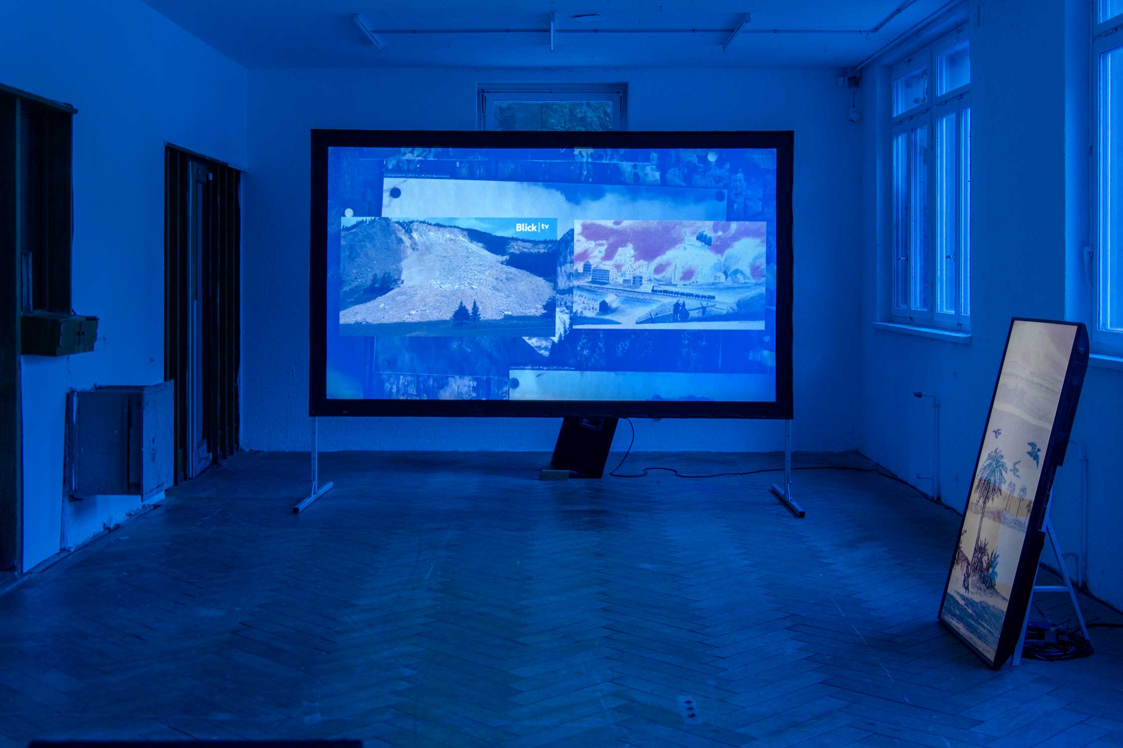 exhibition view at Gepackausgabe Glarus